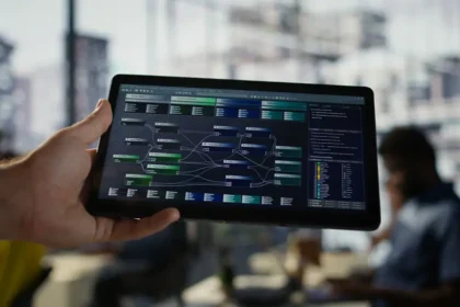 Veeam Intelligent ResOps para Microsoft 365 ayuda a reducir los costos de almacenamiento y recuperar datos con precisión