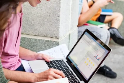 La IA podría reducir hasta 44% el tiempo que los docentes dedican a corregir y preparar clases