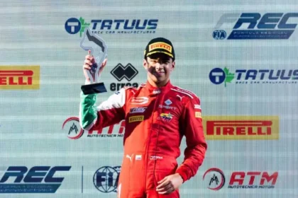 Salim Hanna piloto colombiano a la Academia Ferrari