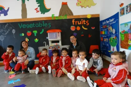 Aprender inglés o aprender en inglés: en Colombia solo 1 de cada 3 estudiantes de colegios privados alcanza el nivel de inglés esperado
