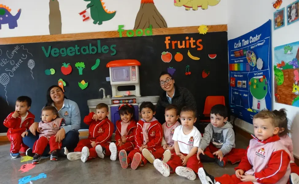 Aprender inglés o aprender en inglés: en Colombia solo 1 de cada 3 estudiantes de colegios privados alcanza el nivel de inglés esperado