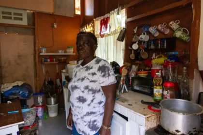 En América Latina y el Caribe, 3 de cada 4 personas han reducido otros gastos para poder pagar su vivienda