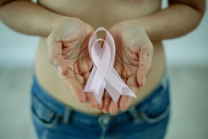 Detección temprana del cáncer de seno: uno de los retos más importantes para mujeres y hombres en Colombia