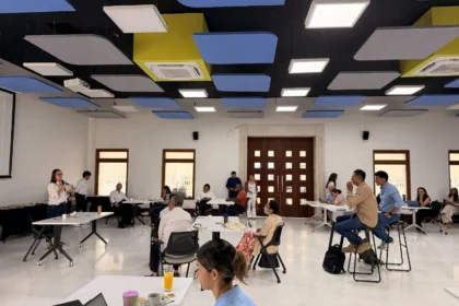 Profesores y líderes educativos evalúan el futuro de los recursos educativos abiertos