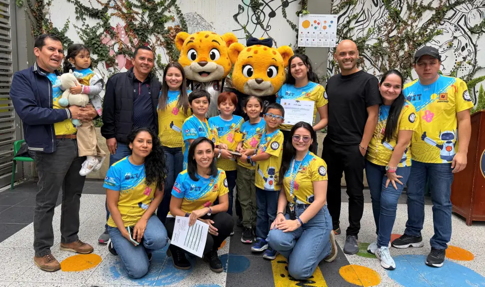 Cinco niños de Hi BIT, campeones nacionales de FIRST LEGO League en Houston